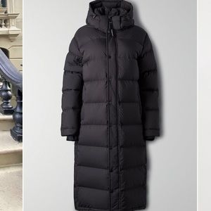 Aritzia Long Super Puff - damaged